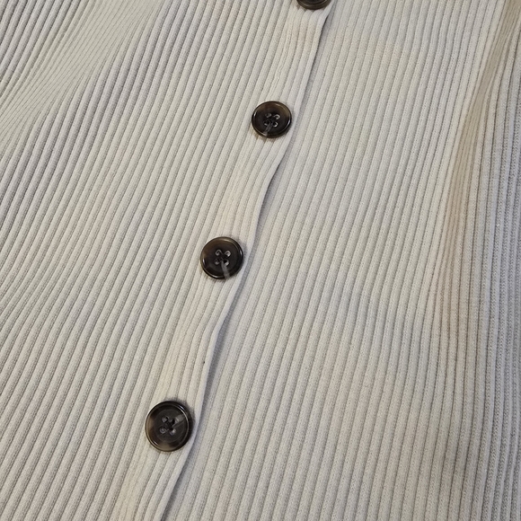 Cream Button-Down Ribbed Tank Top - Picture 4 of 4